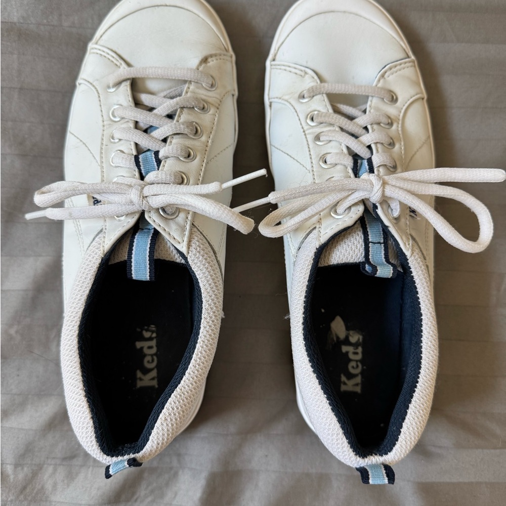 Keds White Sneakers with Textured Leather and Blue Tag